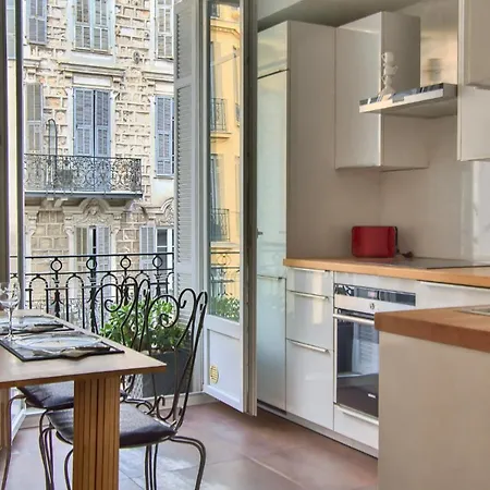 Rossini 2 - A Spacious One Bedroom In Central