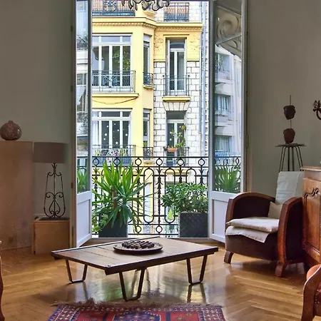 Rossini 2 - A Spacious One Bedroom In Central *